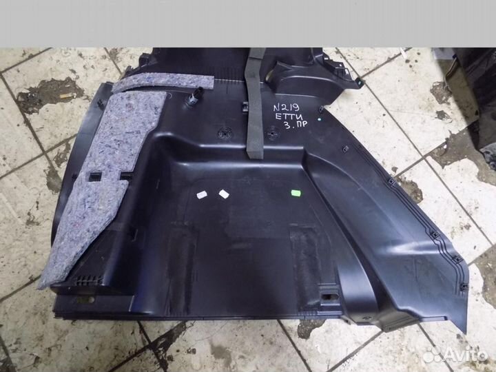 Обшивка багажника Yeti 2009