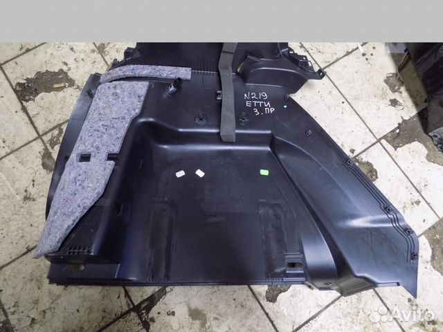 Обшивка багажника Yeti 2009