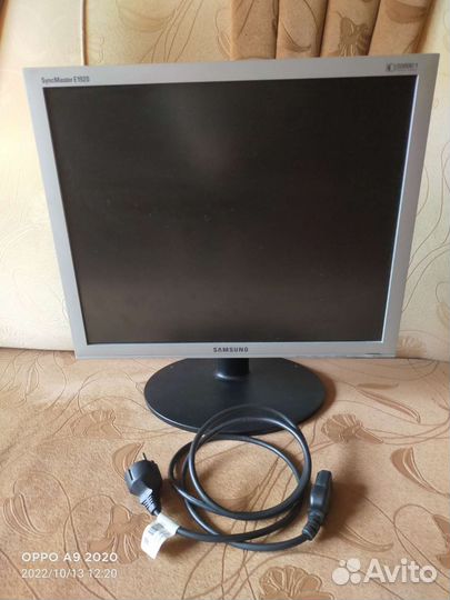 Монитор Samsung syncmaster