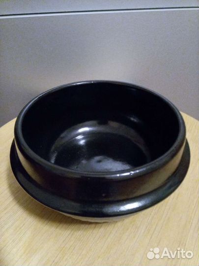 Миска керамическая с крышкой и поставкой, d 15см