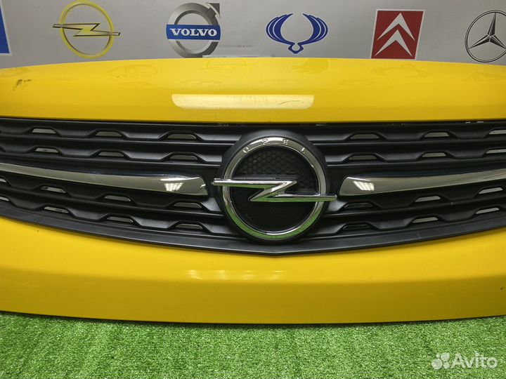 Решетка радиатора В сборе Opel Zafira Life Vivaro