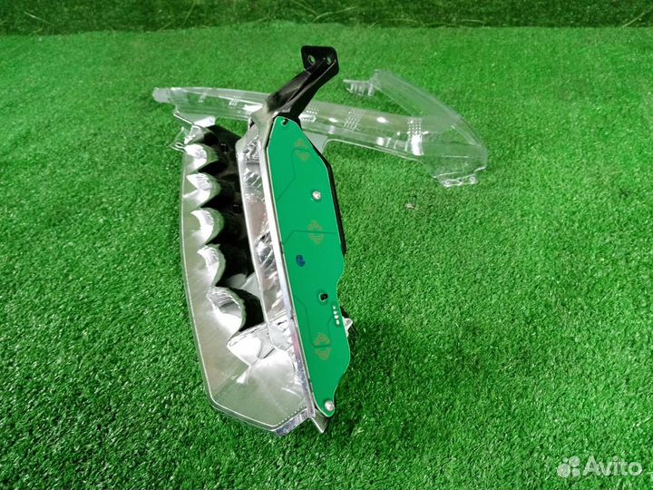 Линза фары правая Nissan X-Trail NT32 QR25DE 2016