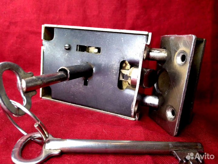 Замок Московский завод 