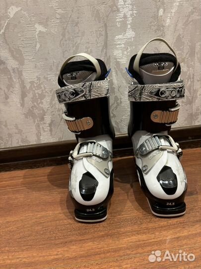 Горнолыжные ботинки atomic