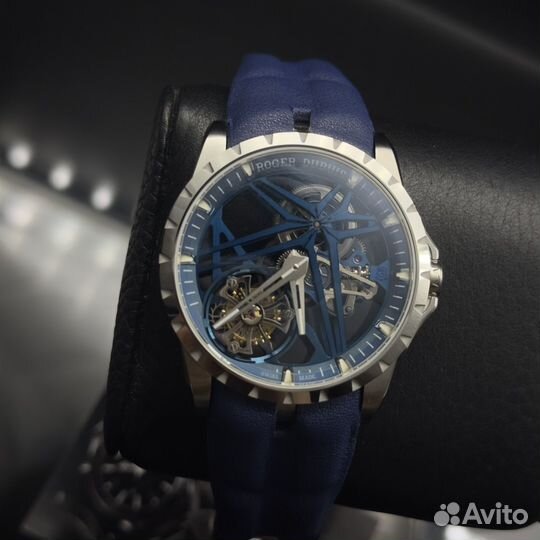 Часы Roger Dubuis Tourbillon