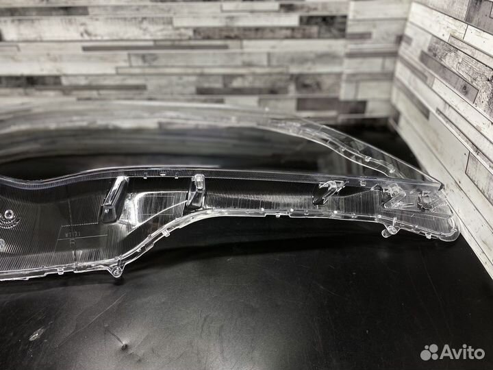 Стекло фары Toyota RAV 4 CA40 дорест. (12-15гг.) R