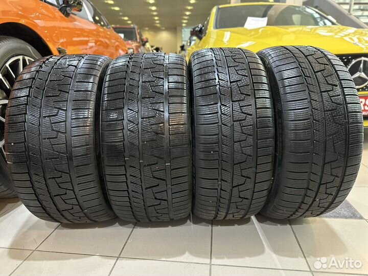 Royal Black Royal Winter UHP 245/40 R19 и 275/35 R19