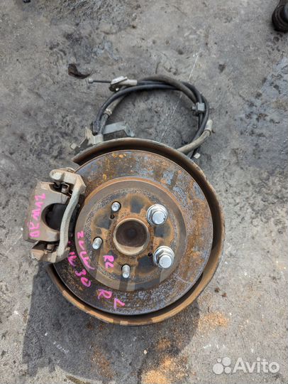 Ступица Toyota Prius ZVW30 2ZR-FXE Лев. Задн