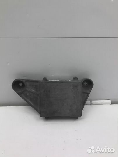 Кронштейн Land Rover Range Rover Velar