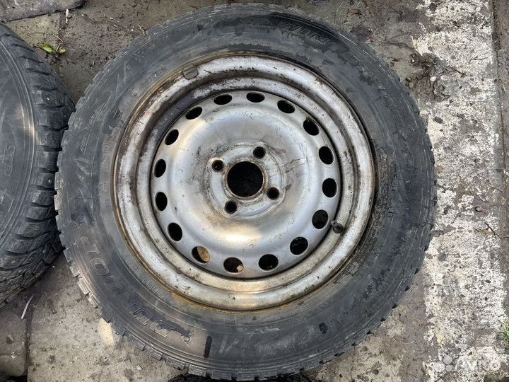 R14 Dunlop SP Winter Ice 02 175/70, PCD 4x100 DIA 57.1