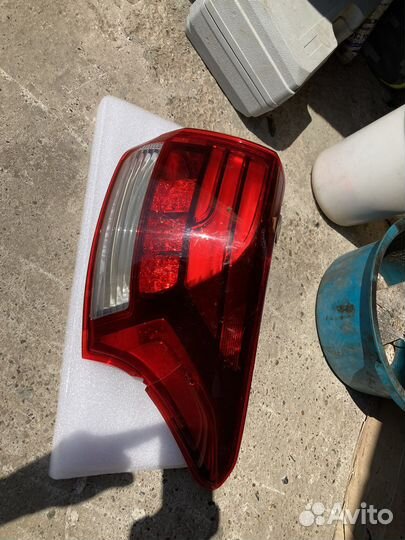 Фонарь задний правый mitsubishi outlander 3