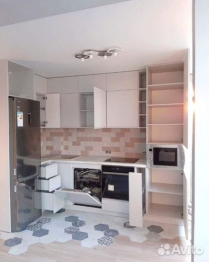 Кухня на заказ от фабрики за 14 дней Pragense