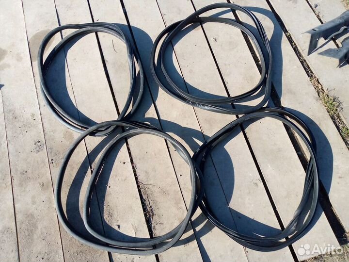 Уплотнитель Kia Sorento Prime 3