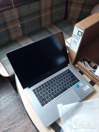 Huawei matebook d15 BOD-WDI9 8 256