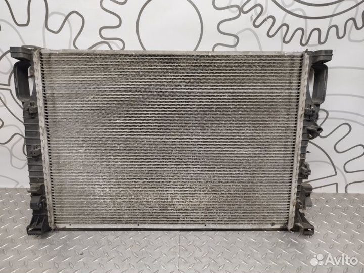 Радиатор охлаждения двигателя Mercedes-Benz