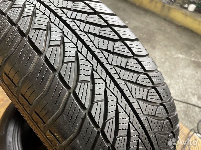 Goodyear Eagle Ultra Grip GW-2 225/55 R17