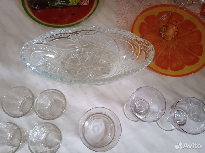 Салатник. Фужеры. Графин. Рюмки цветное стекло