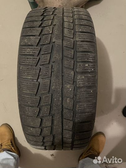 Nokian Tyres WR 245/45 R18 и 275/40 R18