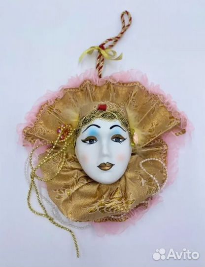 Маска настенная 