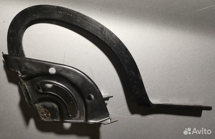 Новая петля багажника Daewoo Nexia