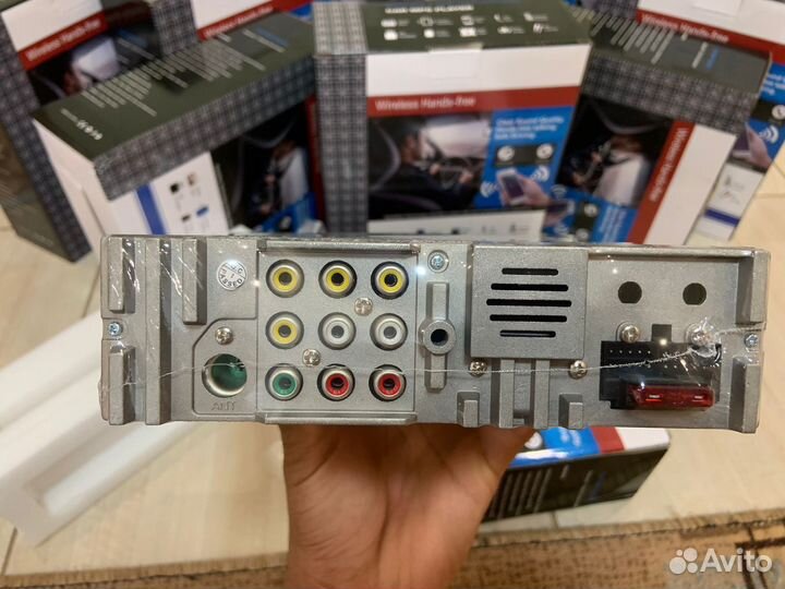 Магнитола с выдвижным экраном