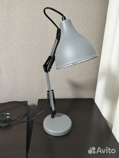 Лампа настольная