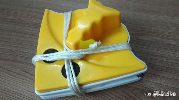 Магнитная щётка для мытья окон