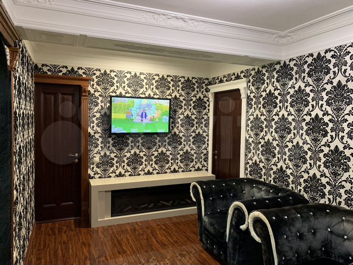 2-к. квартира, 60 м², 1/10 эт.