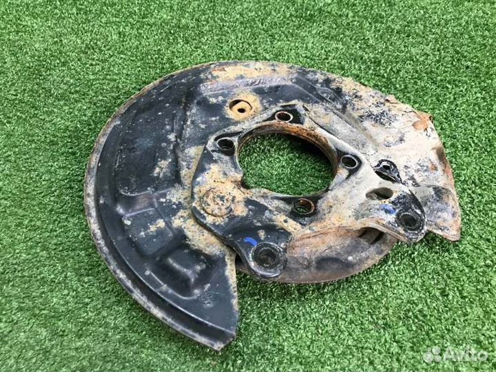 Щиток тормозного механизма задний правый Lifan