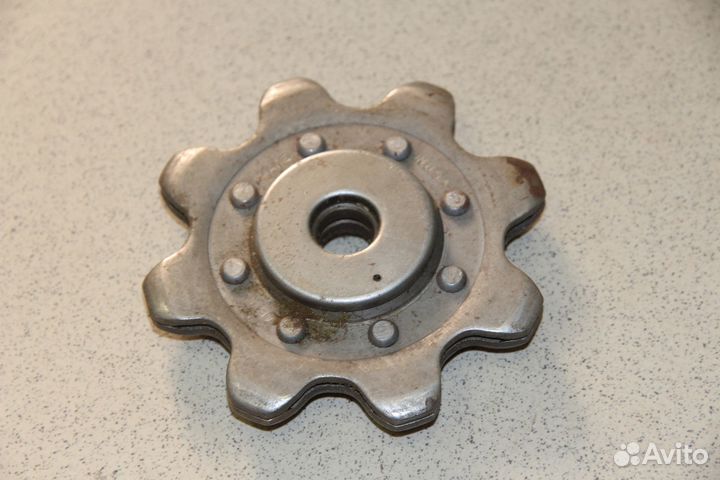 AH101219 звездочка натяжная джон дир JD