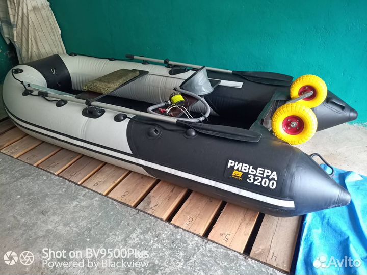 Продам лодку «Ривьера 3200 ск»