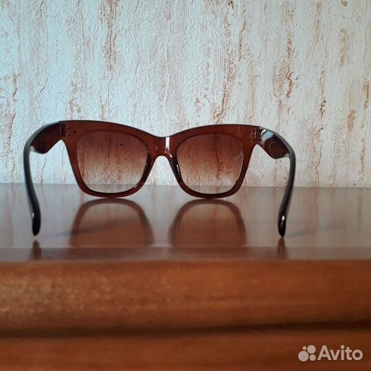 Очки от Солнца Италия