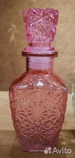 Штофы, графины, парфюмерные флаконы винтажные