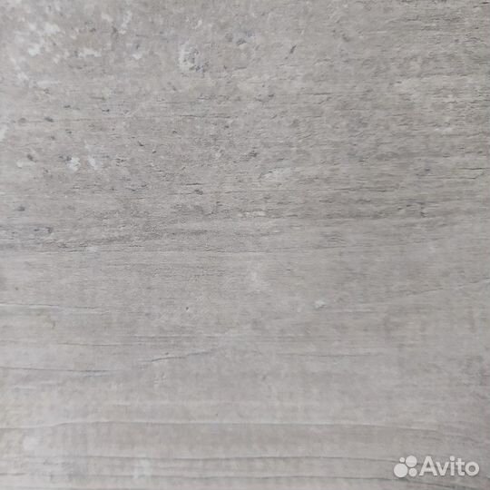 Стол кухонный на металл. опорах (кромка), наличие