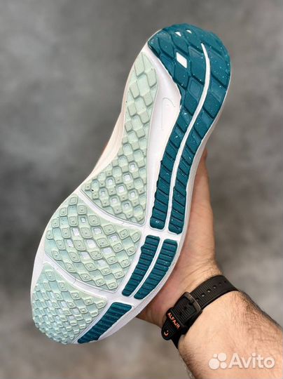 Nike pegasus trail 2 светло серые разм. 42