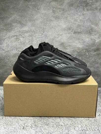 Кроссовки adidas yeezy boost 700 black