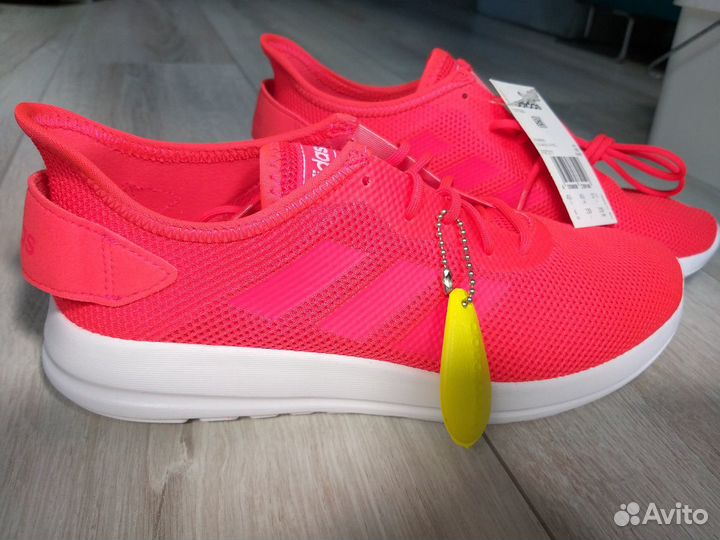 Кроссовки Adidas Yatra Новые