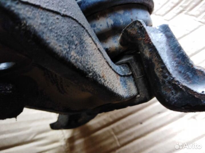 Подушка опора двигателя Лансер 9