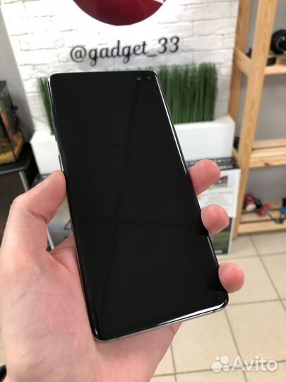 Смартфон б/у Samsung Galaxy S10 Plus
