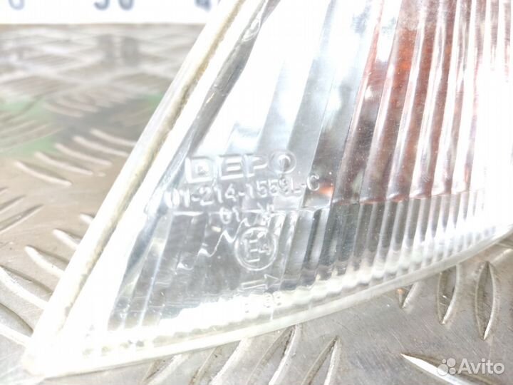 Поворотник левый Mitsubishi Carisma 2000 2003