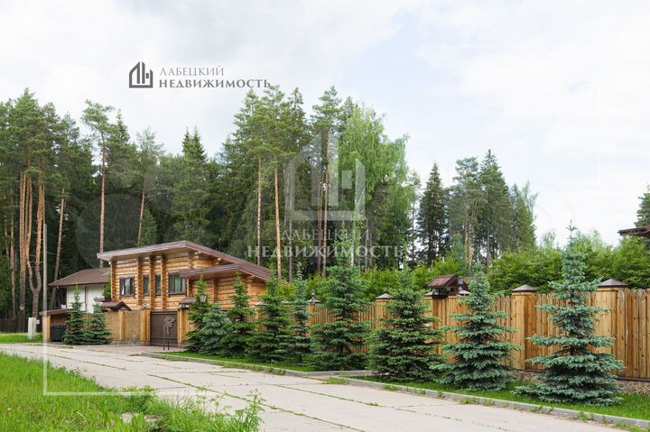 Дом 525 м² на участке 59 сот.