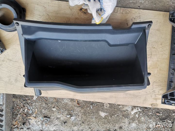 Бардачок крышка для Toyota Corolla E150 2010-2013