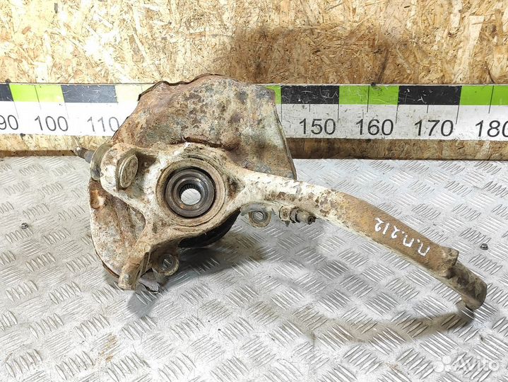 Кулак поворотный передний правый Honda Legend 1991