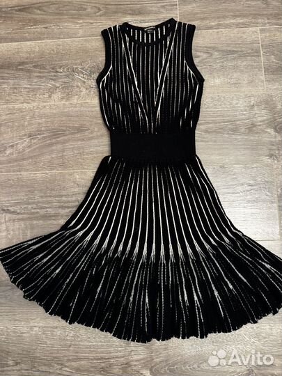 Платье Brusnika