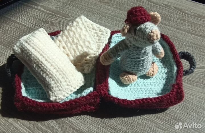 Вязаные изделия, игрушки ручной работы