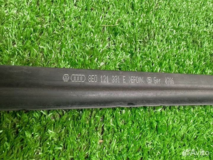 Уплотнительная резинка капота Audi A4 B7 BWE 4552