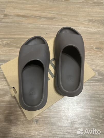 Yeezy slide soot 11us