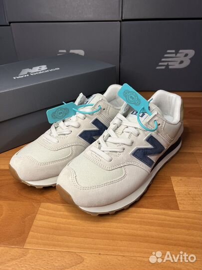 Кроссовки NB 574 бежевые