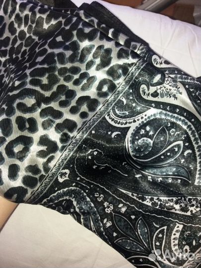 Платок черный атласный женский