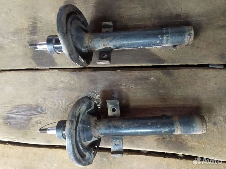 Стойка передняя Рено Меган Сценик 2 Монро